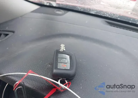 2016 Nissan Rogue S z USA, uszkodzony, nr VIN KNMAT2MV6GP641135